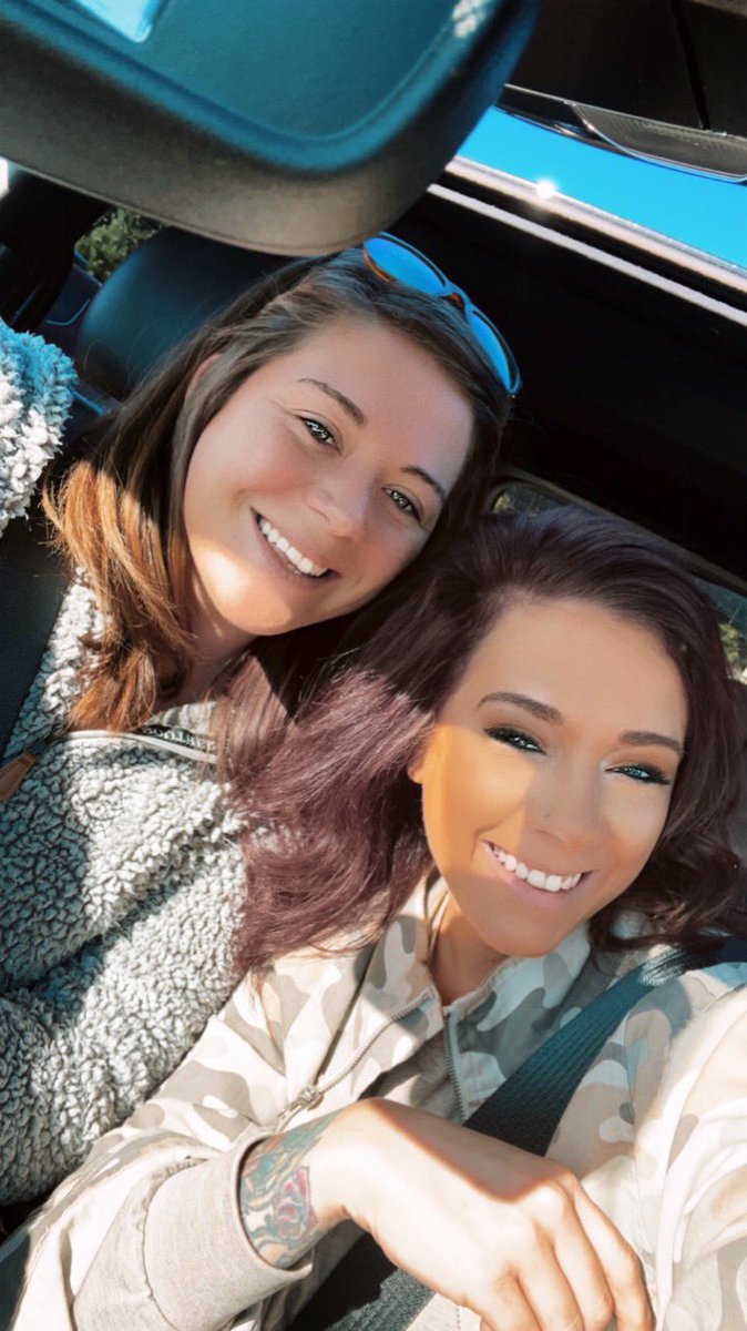mwhiteeee1's tweet photo. Love my best friend 💜 https://t.co/aibCHc9VHG
