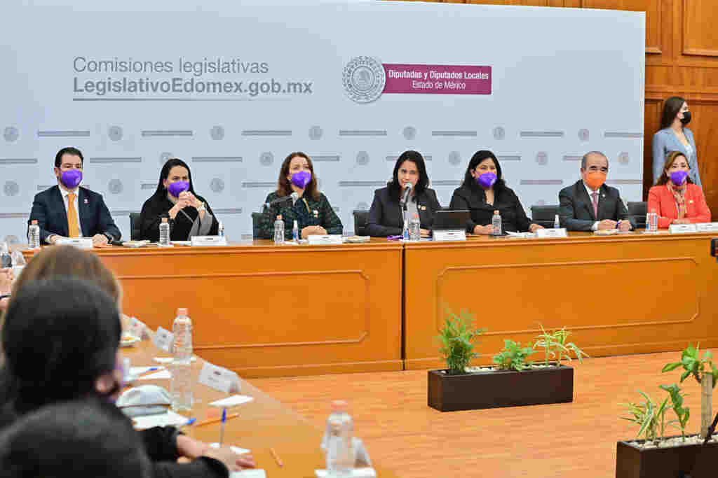 CongresoEdomex's tweet photo. 📰 Declaran instalada la Comisión para la Igualdad de Género. 

Más información👇🏾
https://t.co/JKi0YtiilH https://t.co/4omvaAmGtG