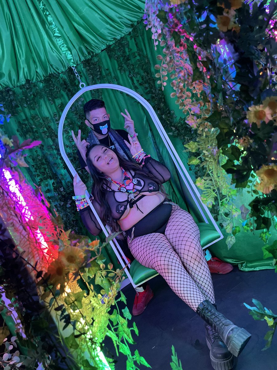 sami__lovee's tweet photo. Yooo EDC Was the best experience ever !! 🎆🔥❤️ https://t.co/jA9XtRwLRy