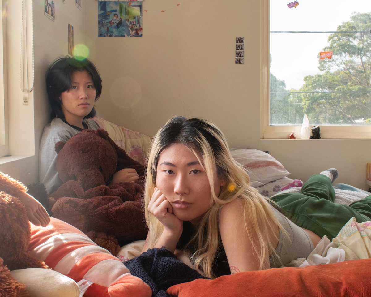spIitskies's tweet photo. my final uni major work: a girl made strong by other girls https://t.co/mYgCwSuvqP