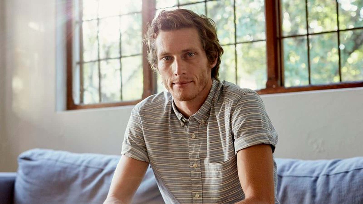 TheOnion's tweet photo. 26-Year-Old Feeling Self-Conscious After Seeing All His Friends Fail Slightly Less Than Him https://t.co/1qABetnWJb https://t.co/uOJaMZuKBP