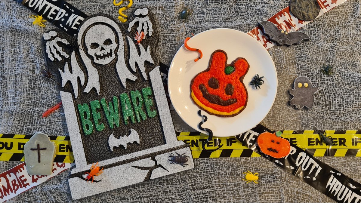 raykeane's tweet photo. @PancakeSwap I spent a few hours with the family creating these Halloween treats. We used molds to create the mini spooky pancakes &amp; for the @PancakeSwap Icon different colored pancake mixtures in squeezy bottles. They really pop against our Halloween theme &amp; tasted great #PancakeHalloween https://t.co/XWDTwRzaU0