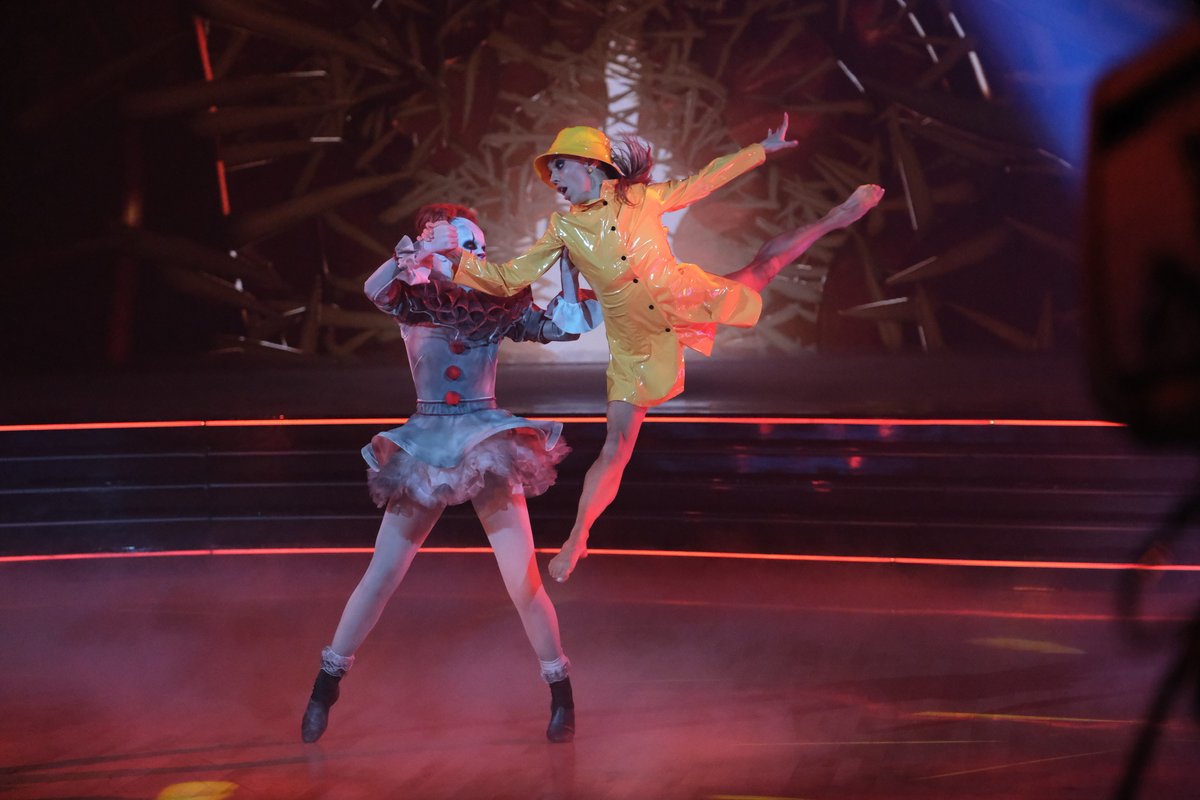officialdwts's tweet photo. .@itsjojosiwa was not 🤡ing around in the #DWTS ballroom! 🎈 Way to bring IT for #HorrorNight! https://t.co/UGqp2oUtxG