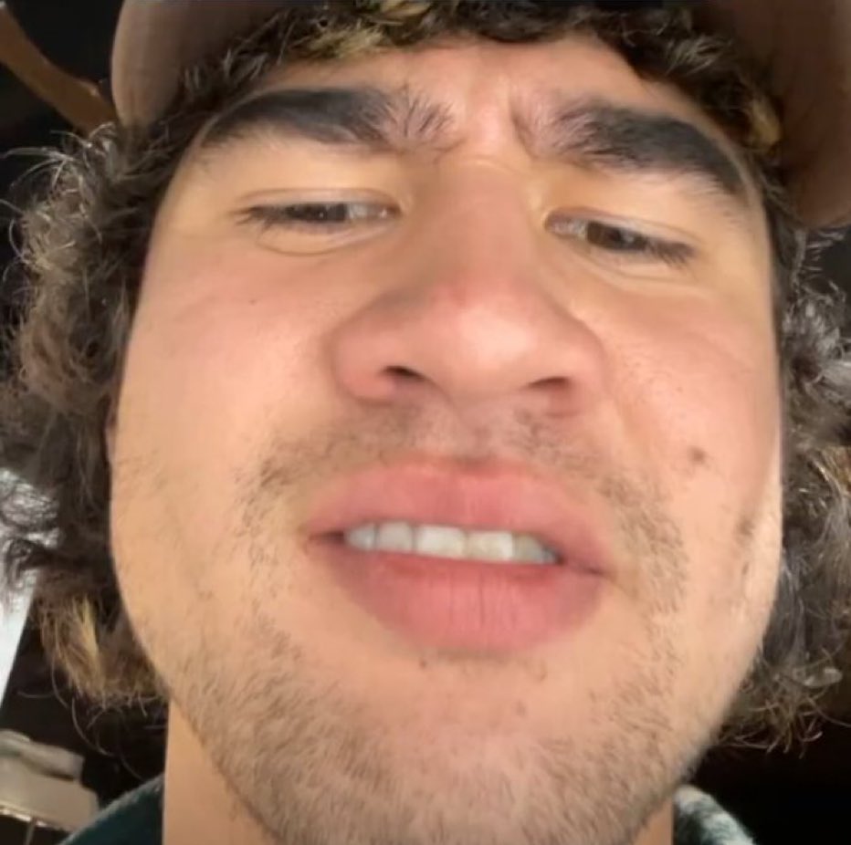 outofmyfolk's tweet photo. x: van a volver a Latam?
5sos: https://t.co/8qhrtzFhai