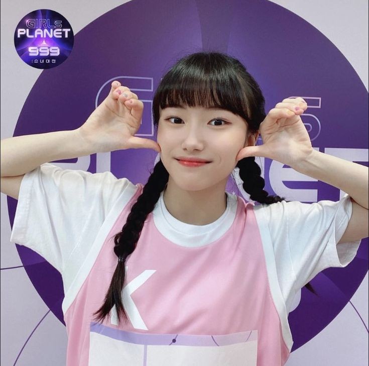 dlipafilm's tweet photo. YOUNGEUN UTTED
 - todes são gays
- maioria é bem aesthetic 
-pensam 24/7 em beijar a youngeun ou em fazer carinho no cabelo dela.
- o que será que a youngeun tá fazendo agora?
- piadinhas 24/7
- terapia pra que? Tenho a youngeun https://t.co/XiwubLXvMB
