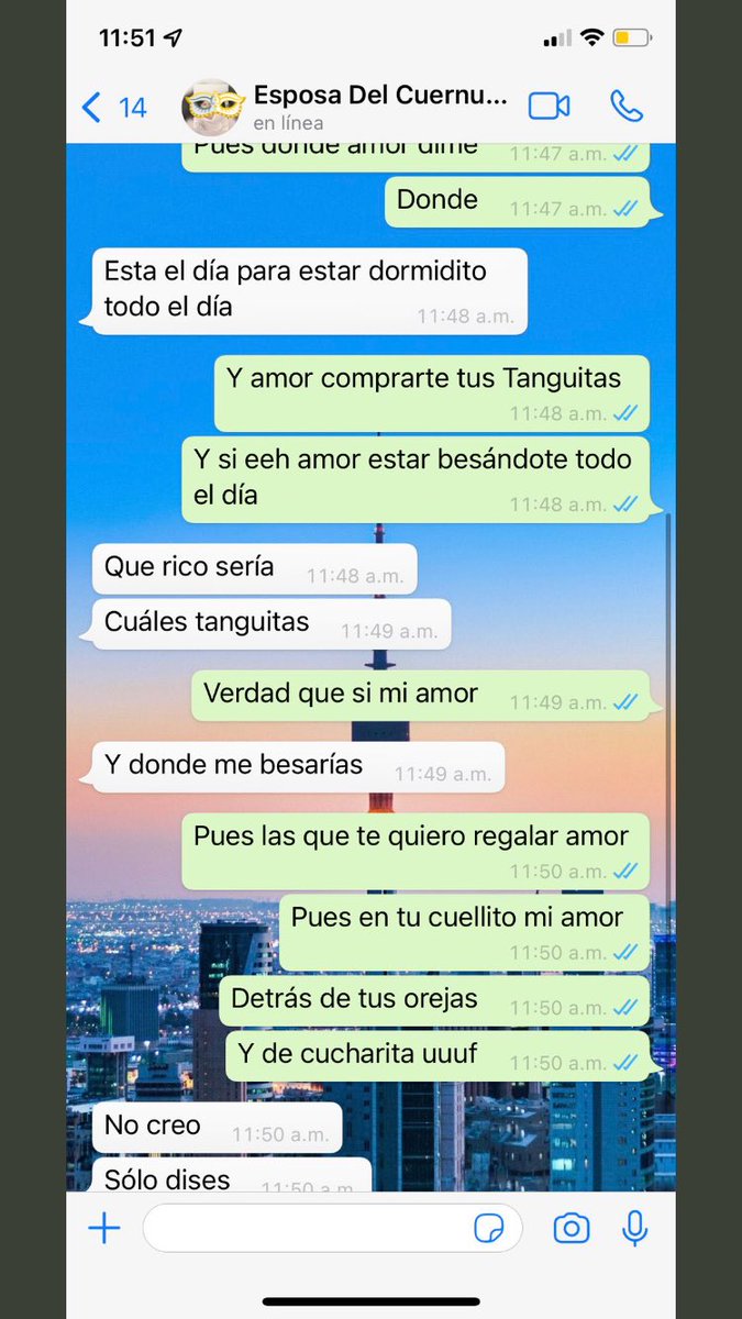 Aquí una platica entre mi esposa y su novio