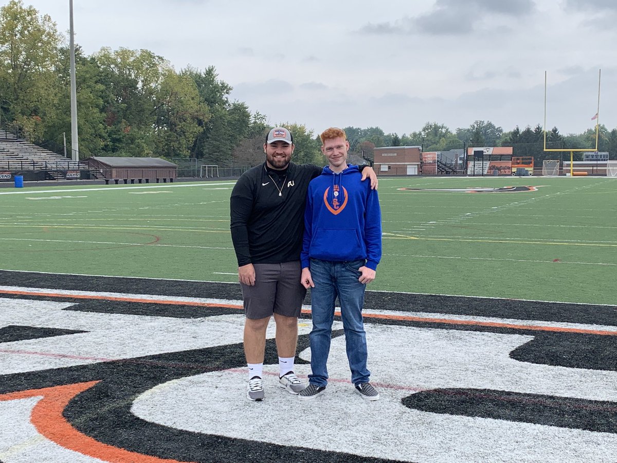 Tiffdobson12's tweet photo. Game day visit 10.09.21
Thanks to ALL coaches! Go Ravens! Riley had a great day. All smiles! And the fire in his eyes is back!! @AUFootball__ @OLCoachPahl @CoachRock @CoachRowe_ https://t.co/jydK6pK1Ue