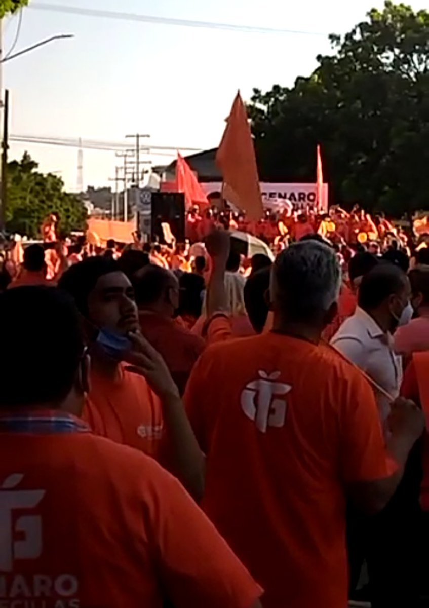 JoseLuisRaygoza's tweet photo. ¿SABES DE DÓNDE SALE EL DINERO PARA LAS PLAYERAS, AUTOBUSES, SONIDO, TEMPLETE, BANDERAS Y SOUVENIRS QUE SE DIERON?
¿ESO SE TE HACE JUSTO Y PISO PAREJO MIENTRAS A LAS DEMÁS PLANILLAS LAS TIENEN SIN EL REGISTRO?
@lopezobrador_ @LuisaAlcalde @STPS_mx @rochamoya_ @JAIMEQUIONEZM1 https://t.co/TiD7Hermld