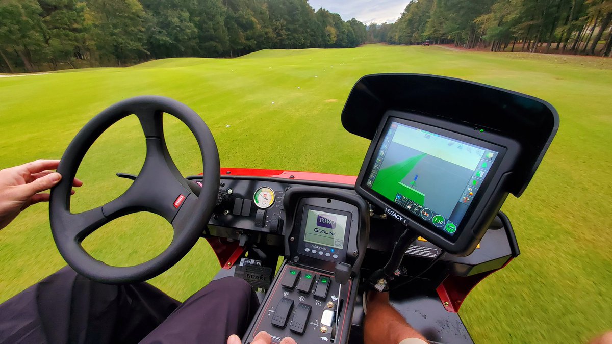 standardkev's tweet photo. This is how I do the #FancyLike dance!!! New sprayer on the prowl!
#GeoLink #TheLegacyCourse https://t.co/oxuJjHUHDO