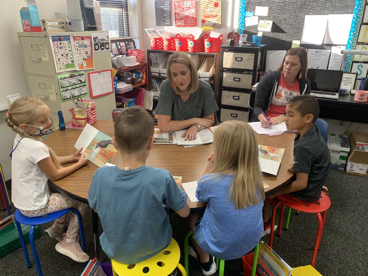 CandaceCohagan's tweet photo. Literacy is alive at Lakewood Elementary! Setting readings goals, responding to reading, and participating in small group reading. So many powerful, intentional moves.
@BeltonISD @mrsjenaragon @hope_mccracken @christyLWES1 #BISDliteracylove https://t.co/MrBZymdCvJ