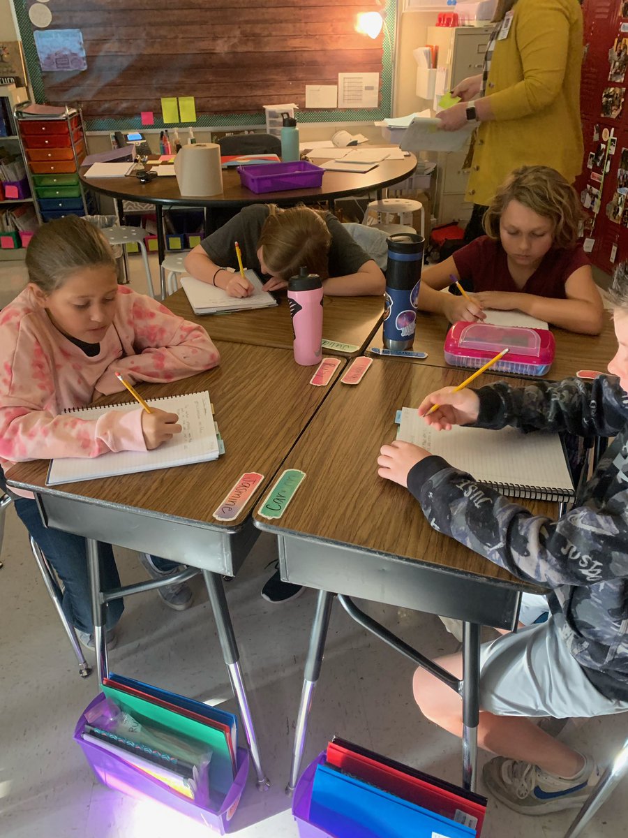 CandaceCohagan's tweet photo. Literacy is alive at Lakewood Elementary! Setting readings goals, responding to reading, and participating in small group reading. So many powerful, intentional moves.
@BeltonISD @mrsjenaragon @hope_mccracken @christyLWES1 #BISDliteracylove https://t.co/MrBZymdCvJ