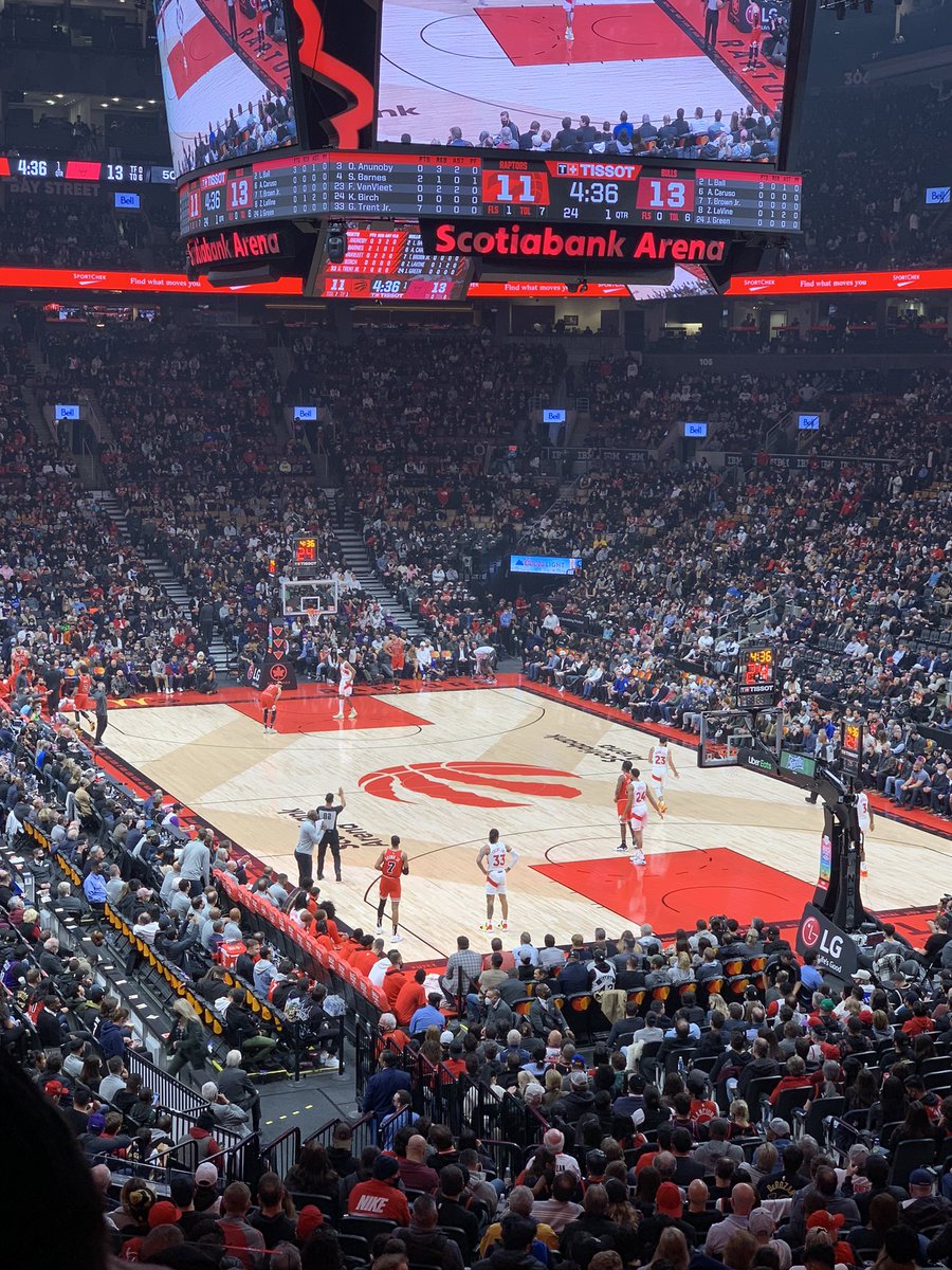 Josh_Perry90's tweet photo. Finally getting to see the most athletically skilled Demar @DeMar_DeRozan play. https://t.co/FA0pCyhnk1