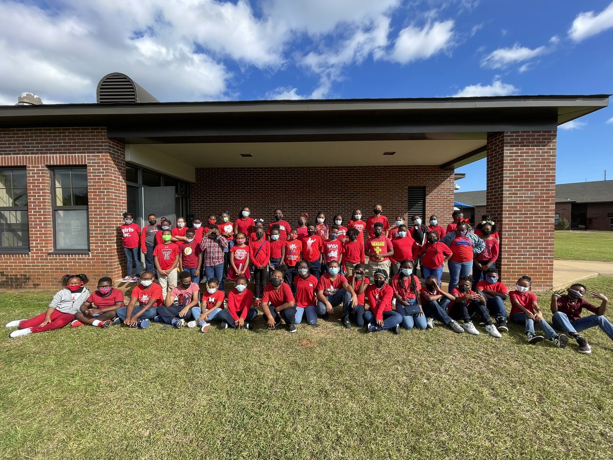 Here are some of our Fourth Grade Gators who are REaDy to be Drug Free! 

#GoGators | #StriveForGreatness