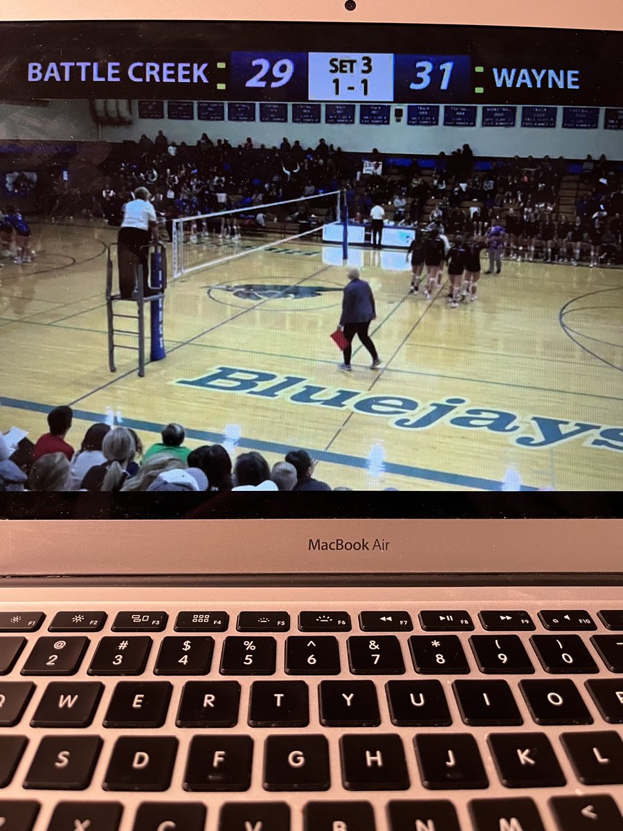 Incredible. Atta way, gals! ⁦<a href="/VolleyballWayne/">Wayne Volleyball</a>⁩