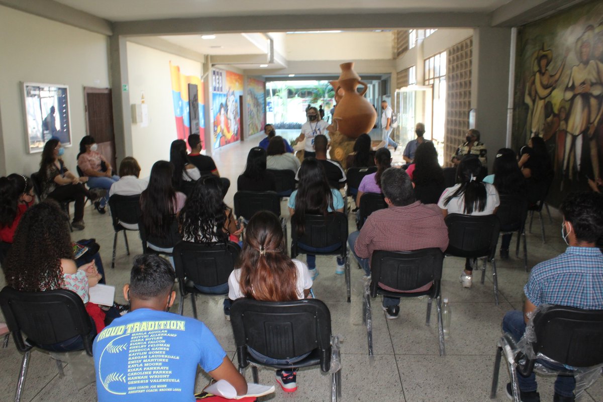 uptlara's tweet photo. #Enterate Docentes y estudiantes del #PNFCP se reencontraron para iniciar el #RegresoAClasesSeguro
#UptaebActiva
#EducacionUniversitaria
#EntreTodosNosCuidamos
@NicolasMaduro @TibisayLucena8 @delcyrodriguezv @michellyvivas @mppeduniv https://t.co/VPB6EYPXLB