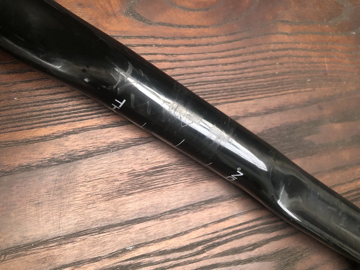 DPALPA1's tweet photo. #fnfjb
Thomson Road Carbon drop bar
40cm
1.7 jt

Dipake 6 bulanan, dijual soalnya ganti bar yg matching sm stem

Cuman buka pasang 2x (ganti stem), selalu pake torque wrench waktu masangnya (4nm)

Kondisi scratch pemasangan. Cek foto aja ya

Lokasi Bandung https://t.co/ZITv1kyGja