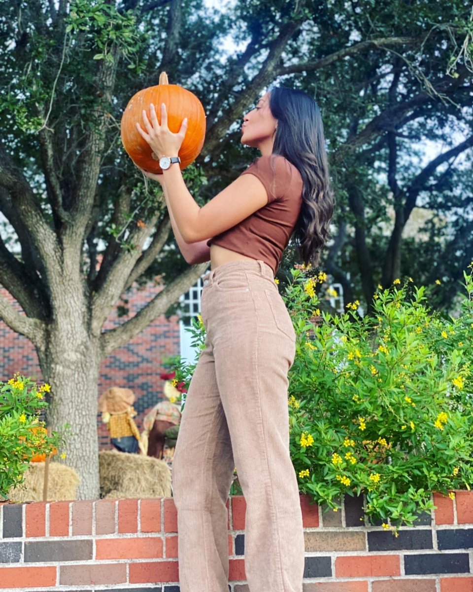 KaylaSalinas12's tweet photo. pumpkin szn 🎃 https://t.co/adMRwBXvAN