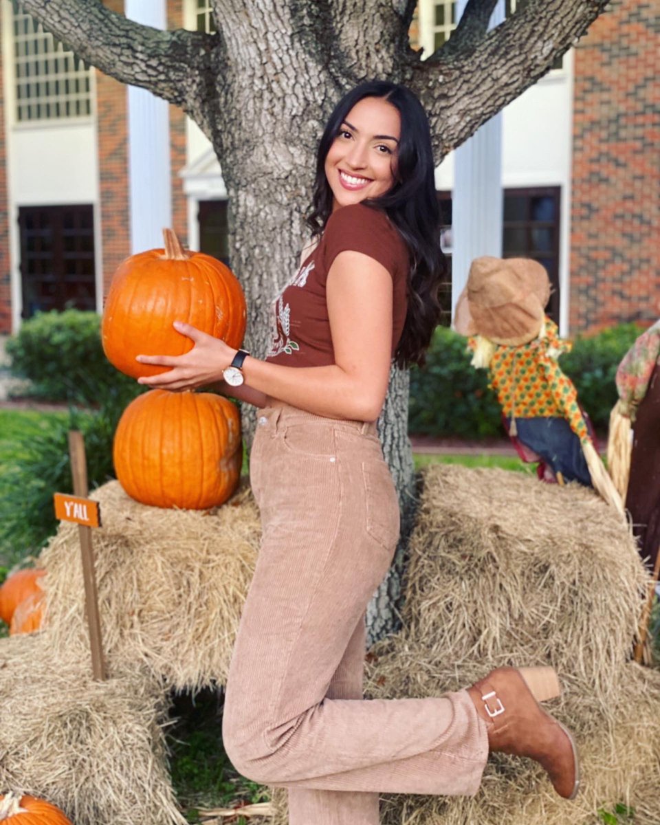KaylaSalinas12's tweet photo. pumpkin szn 🎃 https://t.co/adMRwBXvAN