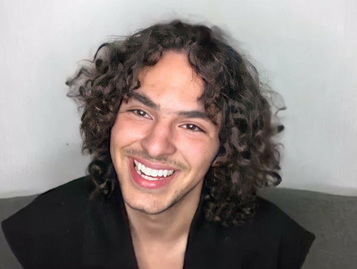 LUCESBONDONI's tweet photo. Buenas tardes y muchos Saluditos para todo el equipo de @SoloGenerosCol me encantaría escuchar por favor #Pose de @JoaquinBondoni
#SoloGenerosColombia
#YoEscuchoSoloGenerosCol
#JoaquinBondoni
Muchas Gracias. https://t.co/1US4GzTHs8