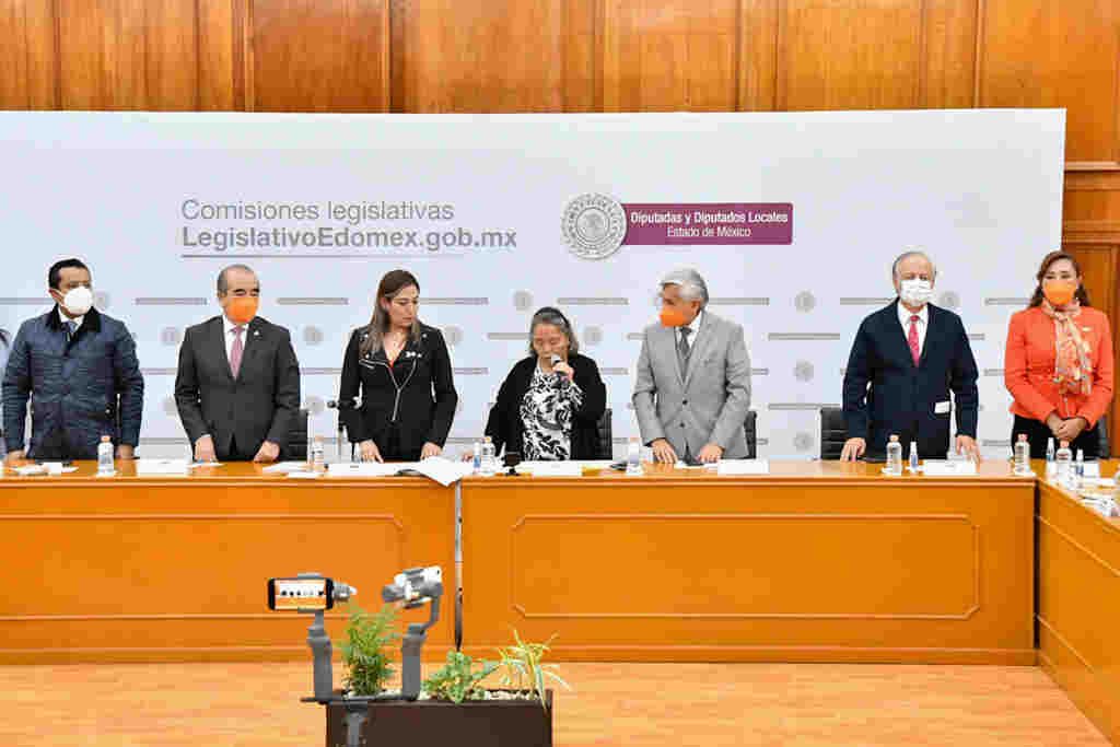 CongresoEdomex's tweet photo. 📰 Quedó instalada la Comisión de Familia y Desarrollo Humano. 

#Comunicado 👇🏾
https://t.co/HMI8t3XzHU https://t.co/zqoriLAwhh