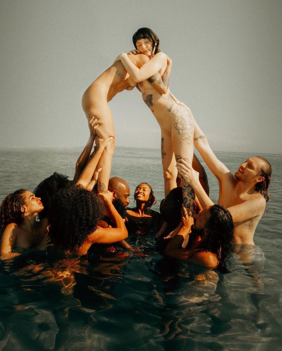 GLBLVLLG tweet media