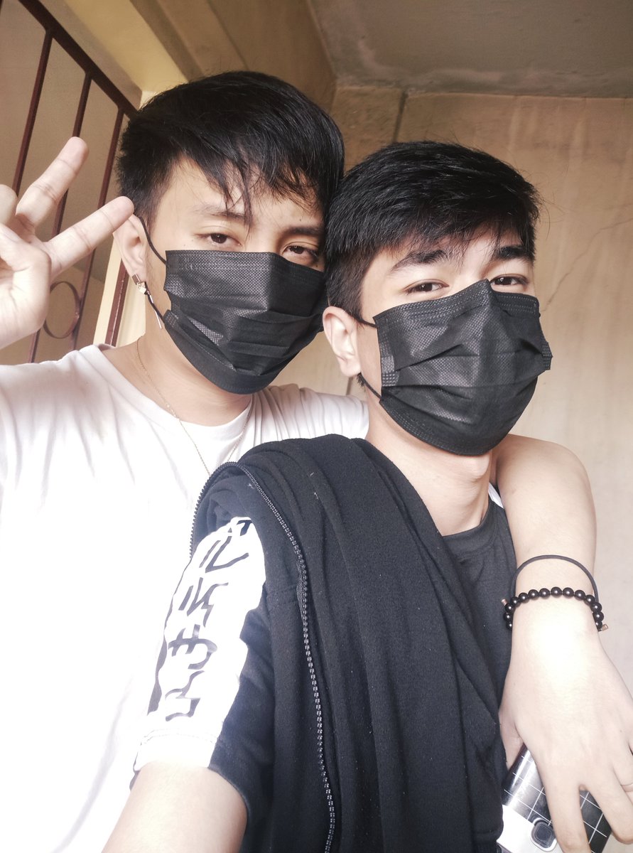 notkenken_'s tweet photo. Yung baby mo na antok na antok pa pero ihahatid ka pa rin sa sakayan hshahhahha I love you! 😘 @Twinkrapsa_ https://t.co/6Bs4uOWUED