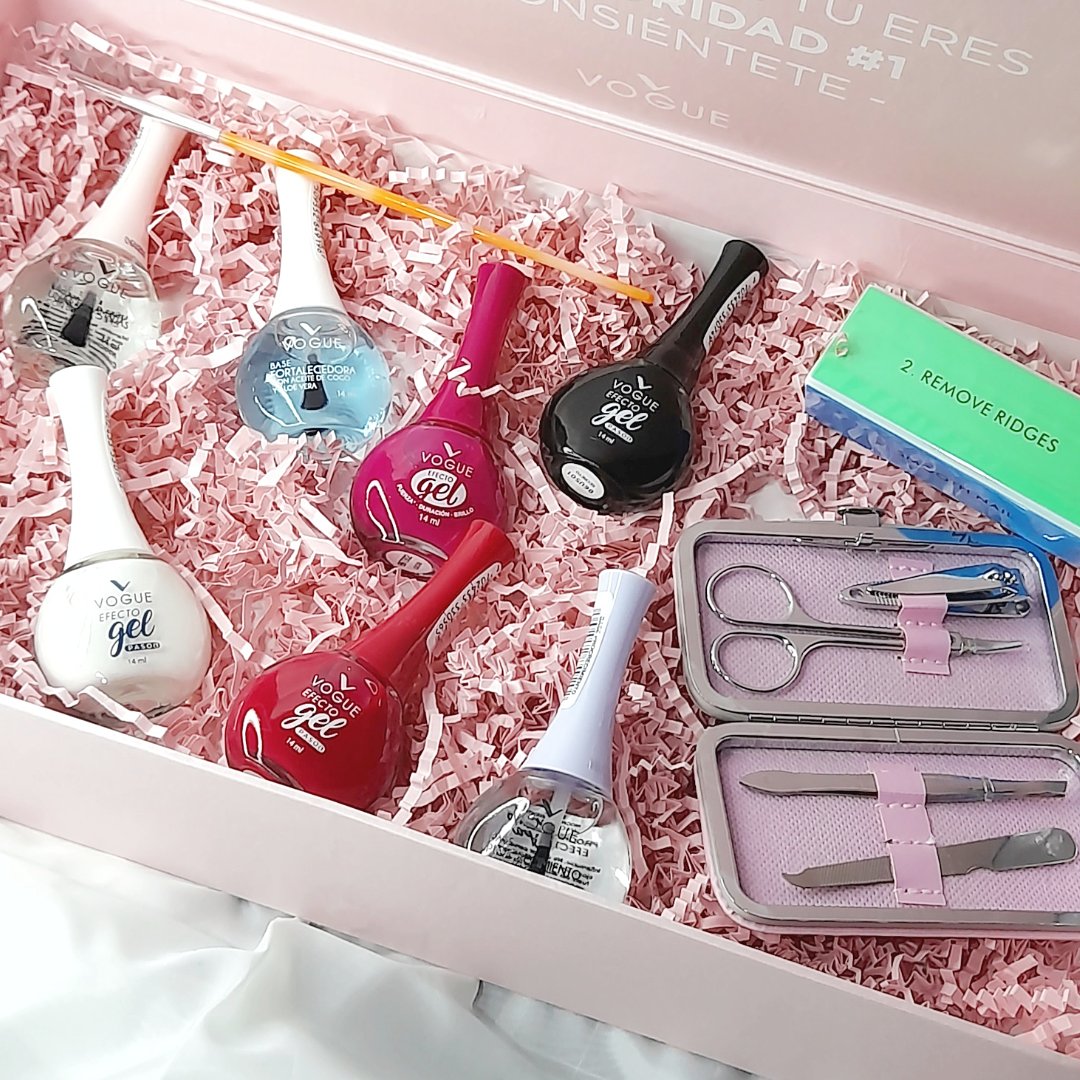 ABI_ROZZ's tweet photo. El día de hoy me llegó esta cajita de parte de @voguecosmeticos Mexico, muchas gracias!!
Amo los esmaltes efecto gel y estoy segura que los nuevos efecto spa son buenísimos #SoyvogueraMx 🖤
#esmaltesengel #efectogel #uñas #esmaltes #esmaltedeuñas #beauty #beautytips #soyvoguera https://t.co/t96gl2KrVU