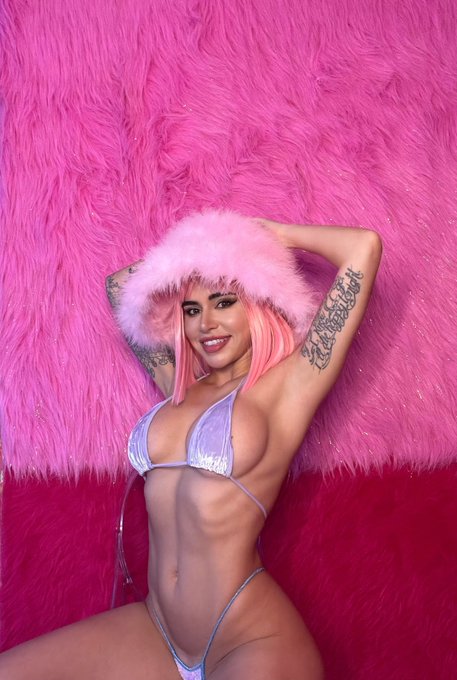 That girl SUTTIN, and that&rsquo;s it, if you see someone using my photos and using another name (ie evelyn)