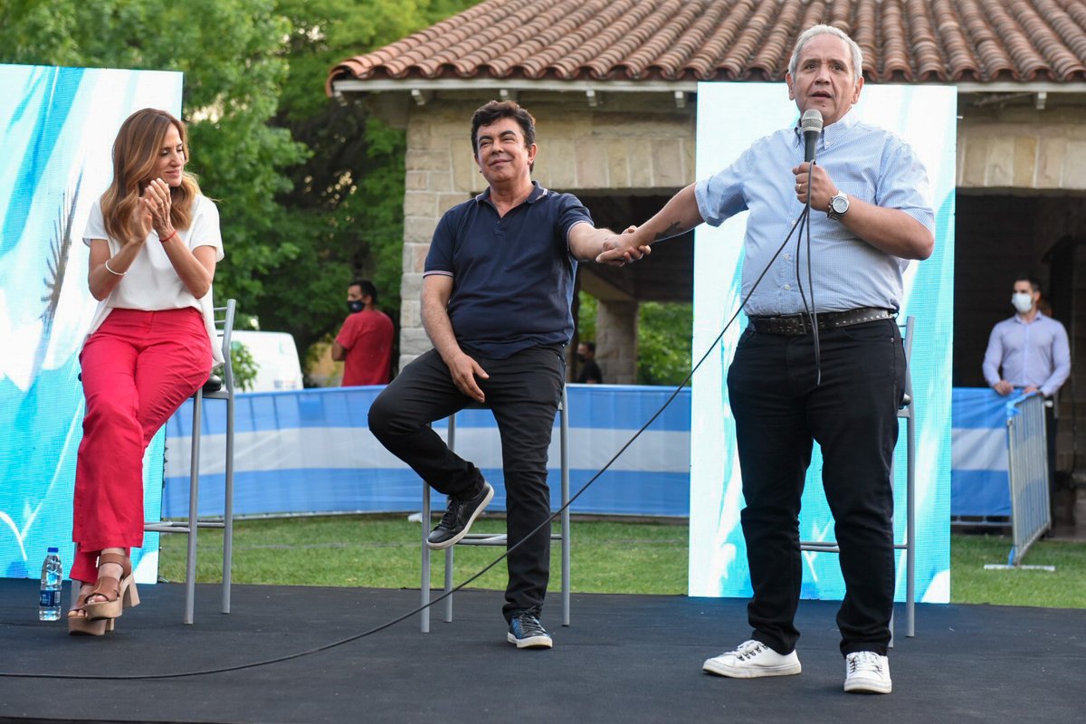FerEspinozaOK's tweet photo. Junto a @vtolosapaz y @SergioOPalazzo realizamos un encuentro con las y los compañeros en la Capital Nacional de la Producción y el Trabajo. Cada jornada con nuestra gente es muy emocionante y liberadora después de lo que nos tocó vivir con la pandemia. ➡️https://t.co/UdSwBFbbex https://t.co/nkUXIQY3Y6