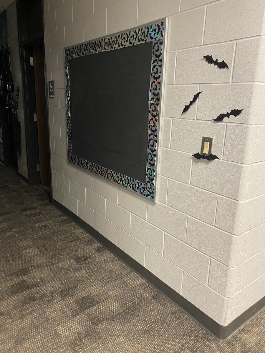 1stgraderocks1's tweet photo. Going batty! Comparing fiction and non fiction books @HumbleISD_HE https://t.co/5YszQAJAka