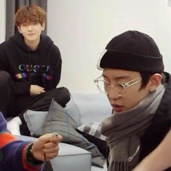 chapter519's tweet photo. just baekhyun being whipped for chanyeol https://t.co/khhCQ1JSqR