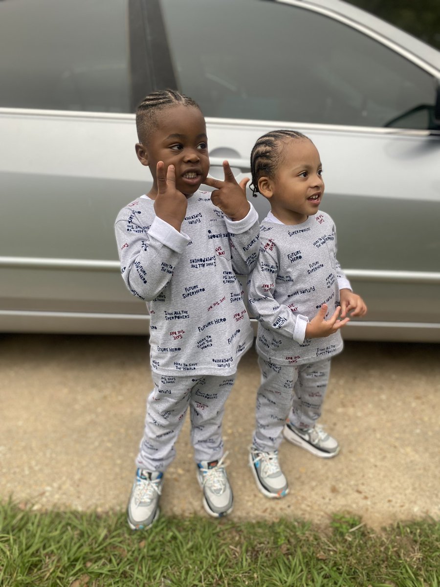 darplus2's tweet photo. SALT AND PEPPER 👨🏾‍🤝‍👨🏽🤞🏽💪🏽 https://t.co/RfPiHmkc0U