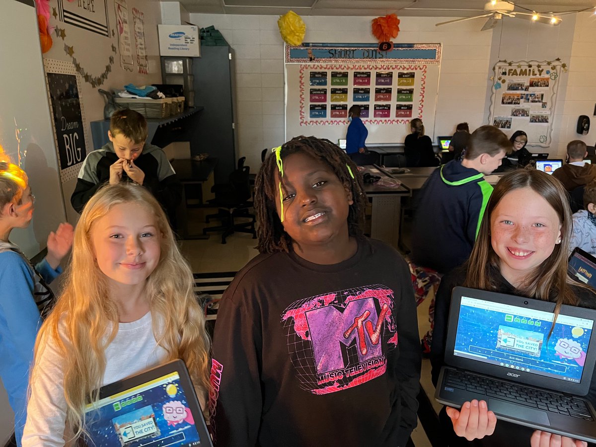BTESchroepfer1's tweet photo. They were so excited and they should be !! It was a hard one!! #proudteacher #WeAreWentzville https://t.co/3vqmLYoUeB