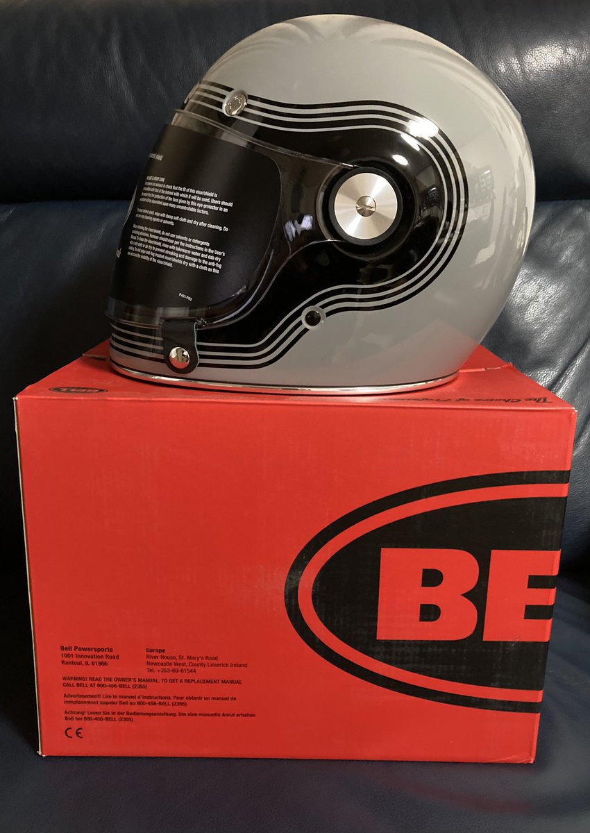 c_x2_l's tweet photo. こちらもロードスター用に新調⛑
#bell
#bellbullitt https://t.co/yB2Mk2fv6V