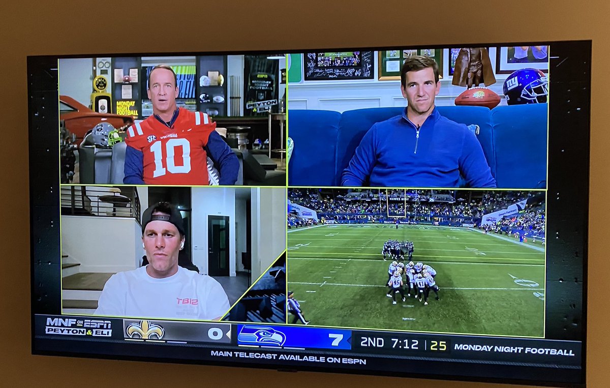 👇Don’t see this everyday. Good stuff right here. #MondayNightFootball