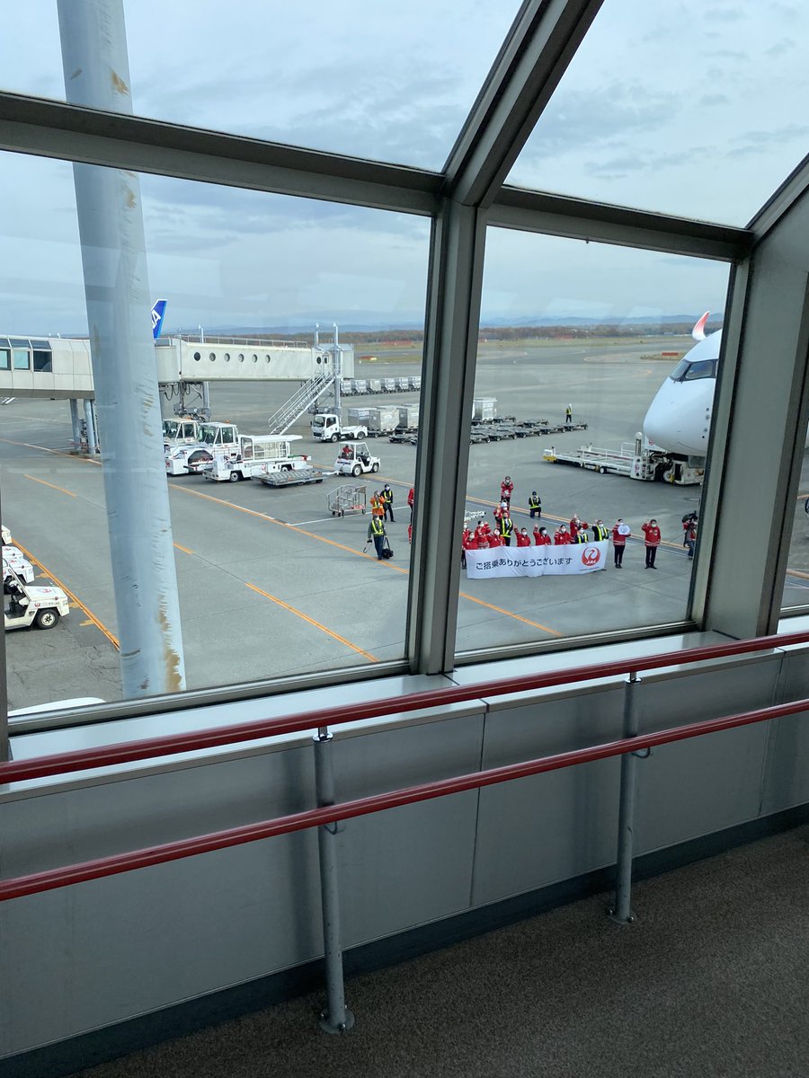yasaomode's tweet photo. JALさん、羽田千歳就航70周年だそうです✈️

やさお

#JAL #70周年　#羽田　#千歳 https://t.co/F24HUyamTX