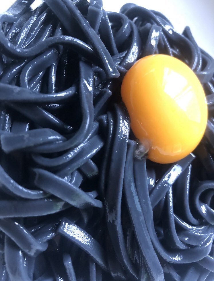 RainbowSmoke96's tweet image. もういつ届いてもおかしくないです😁✌️🔥
紀州備長炭CBDブラックバーム😁✌️🔥笑

ホンマに後少しなので肌トラブル抱えてる方期待してて下さい😁✌️🔥

自信あります🔥🔥🔥笑

#SWAGLAB #CBD #紀州備長炭　＃肌トラブル　#汗疹　＃アトピー　#汗疹