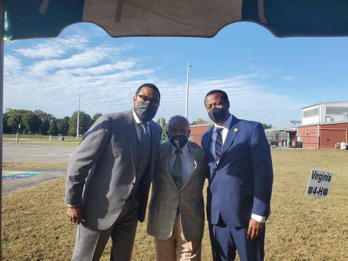 MrsHolmes2U2's tweet image. A great day of hands-on learning.   4-H STEM/CTE 5th Grade Day at Harvie!!! An amazing experience for all!