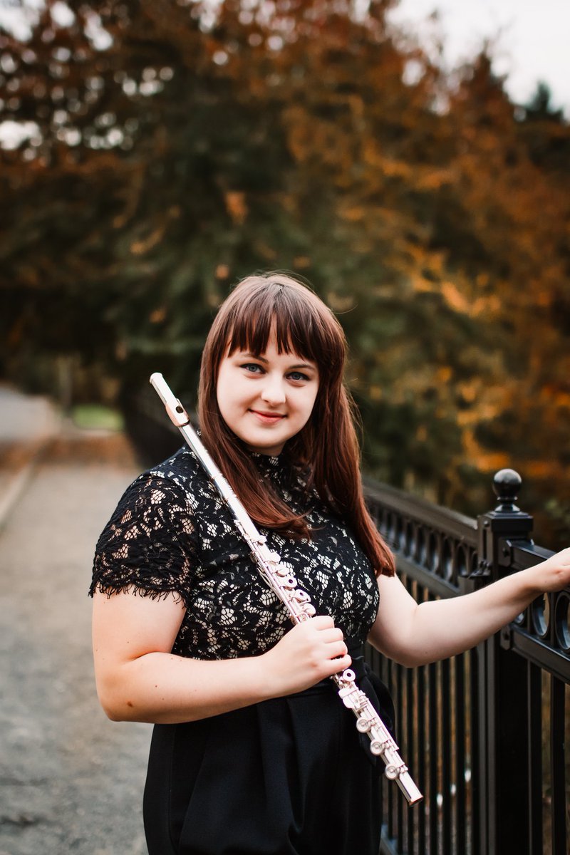 PersistingSound's tweet image. Continuing the trend of sharing some good things from 2021, co-founder @gentry_savannah moved to the Big Apple this Fall after accepting a spot in the @MSMnyc Contemporary Performance Program! Congrats, Savannah! #flutist #NY #PDX #PersistingSound #Contemporary #NewMusic #Flute