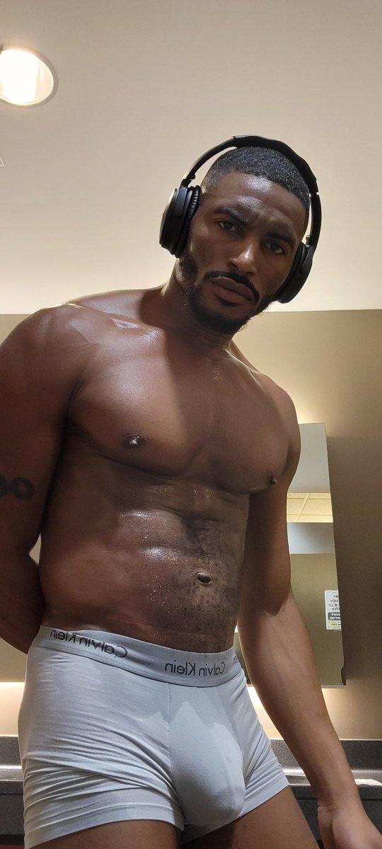 therealmrdt's tweet photo. 💪🏾💦 https://t.co/rvO9BIhPGn