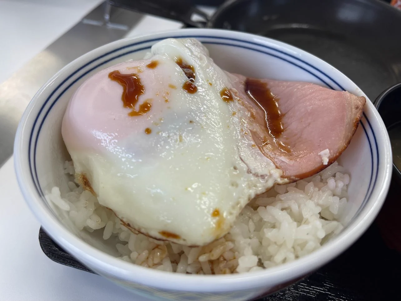 @kakeakami 目玉焼丼美味いっす！ 