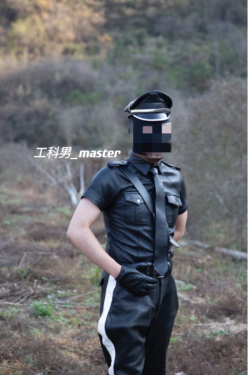SMasterBJ's tweet photo. 人生第一次到野外拍。
皮革No.1 https://t.co/vBoe3eQNcZ