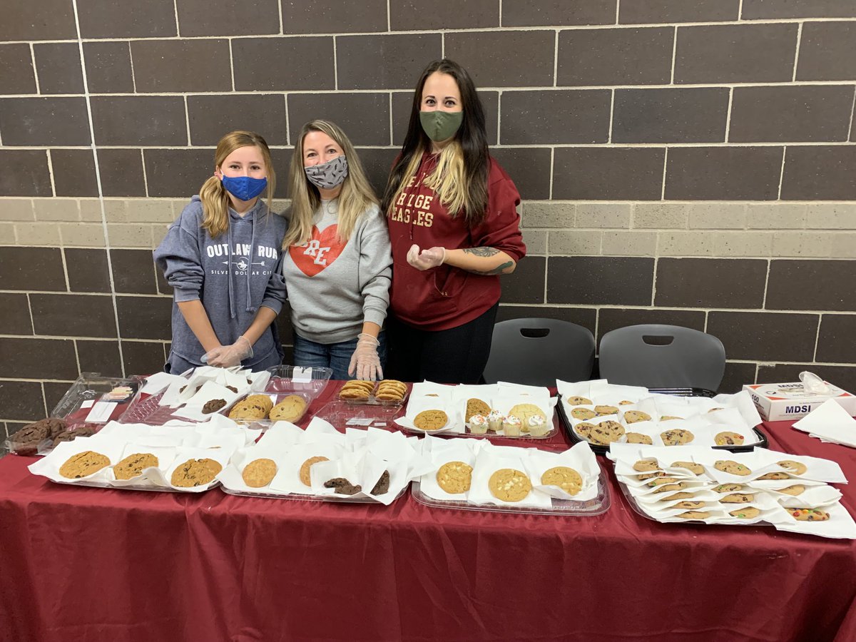 I found myself a little emotional at our first music performance since Covid. Mr. Wilburn and Ms. Bennett did an excellent job leading our talented 5th graders in their music program!  @GlenwoodRidge #tbw