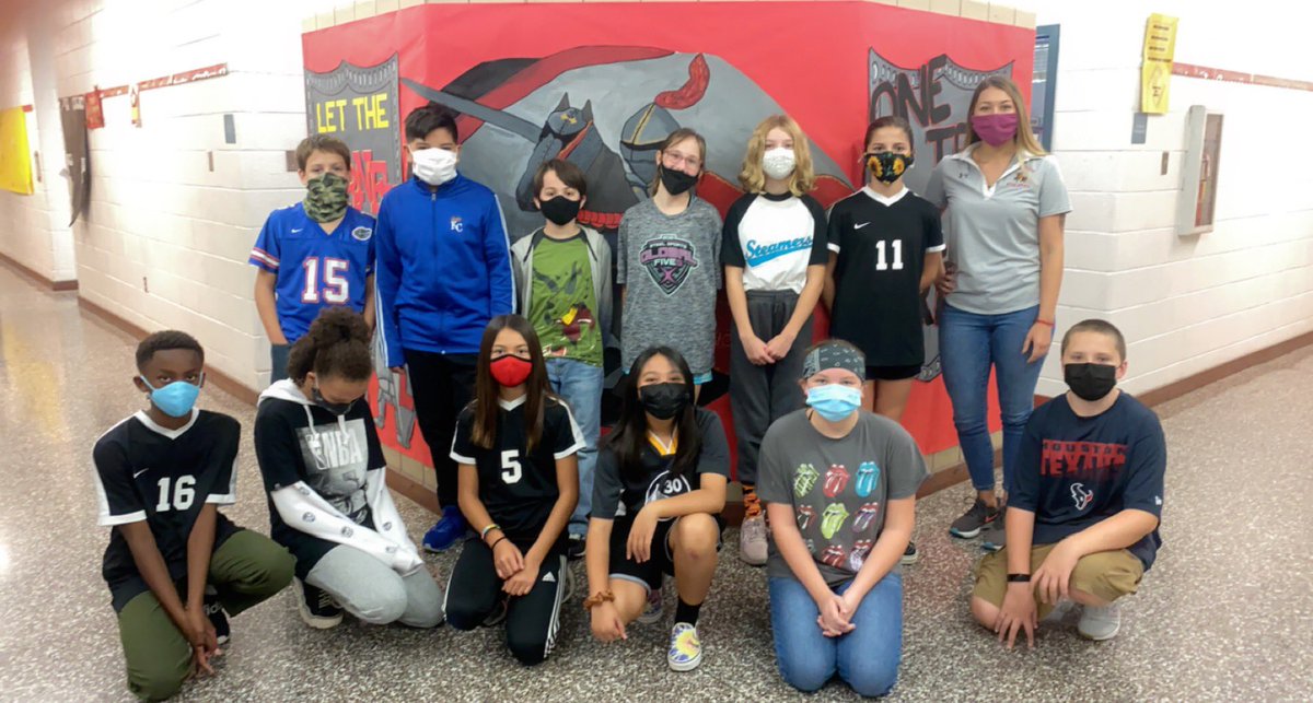 StorerB9's tweet photo. Sports or musical spirit day! @Landstownms https://t.co/GYyaRfh5ao