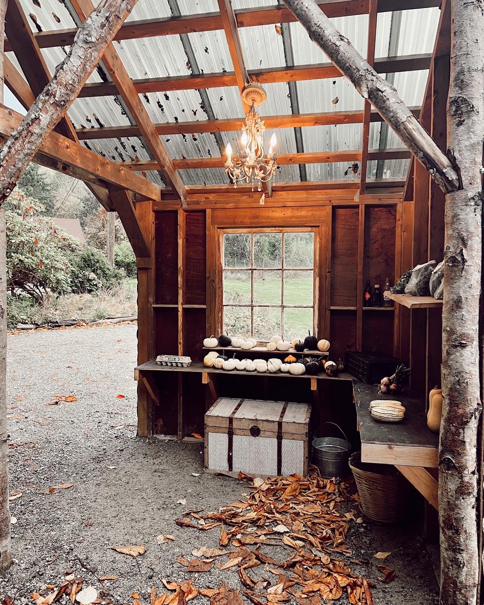 SCArtCrawl's tweet photo. It was so wonderful to stop into Venue #42 and see the work of Janine Dunn and Rhonda Prevost during the #sunshinecoastartcrawl. This was an especially dreamy location and the art was incredible ✨ #sunshinecoastbc https://t.co/44k4qVYvKX