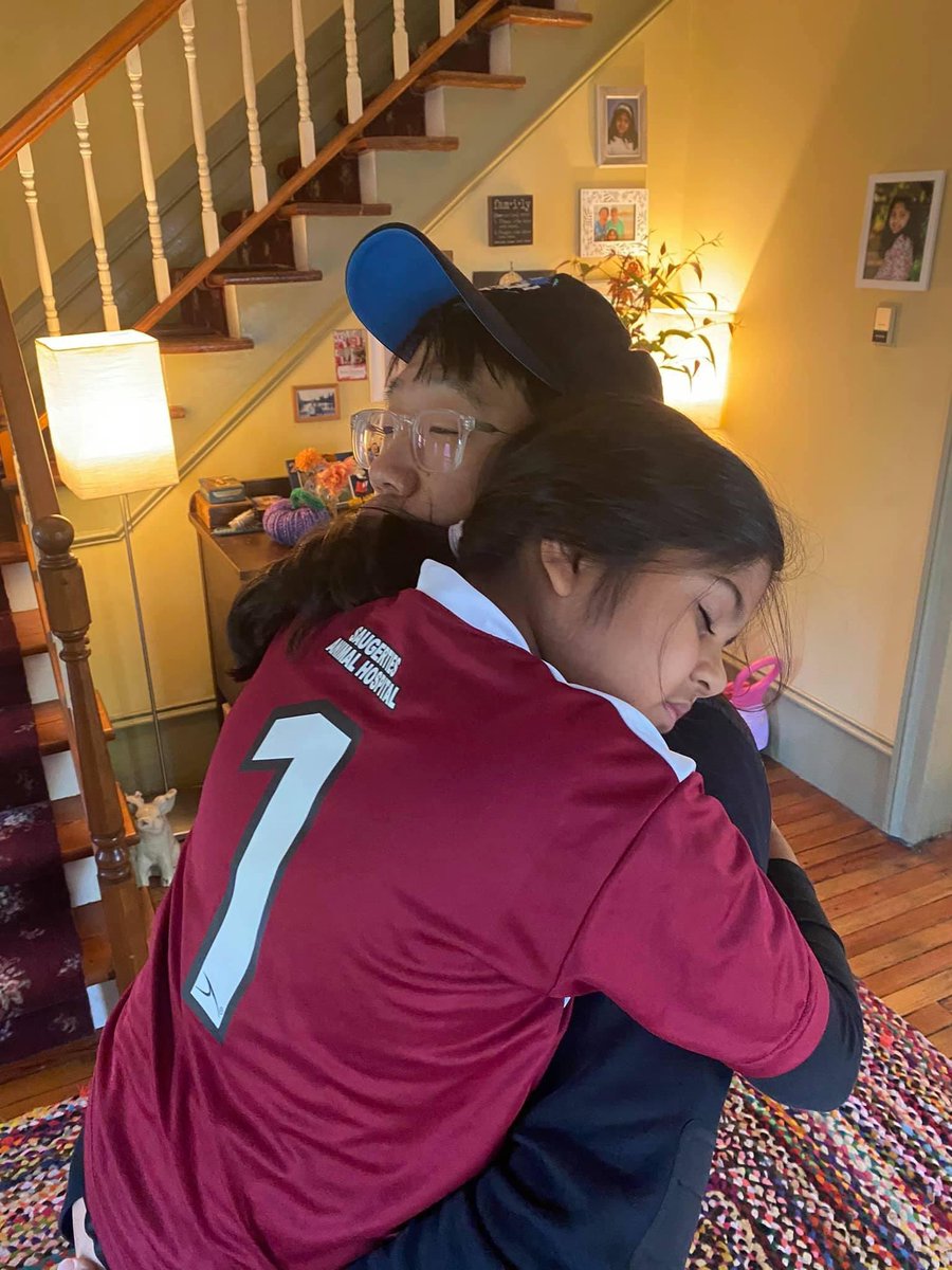 raymondjlee's tweet photo. It’s always tough leaving my daughter to get back to work in the city for the week but also know it’s important for her to see Daddy working hard for his dreams. #Parenthood #ActorDad (📸: @robbikearns) https://t.co/z4oF6G3nTc