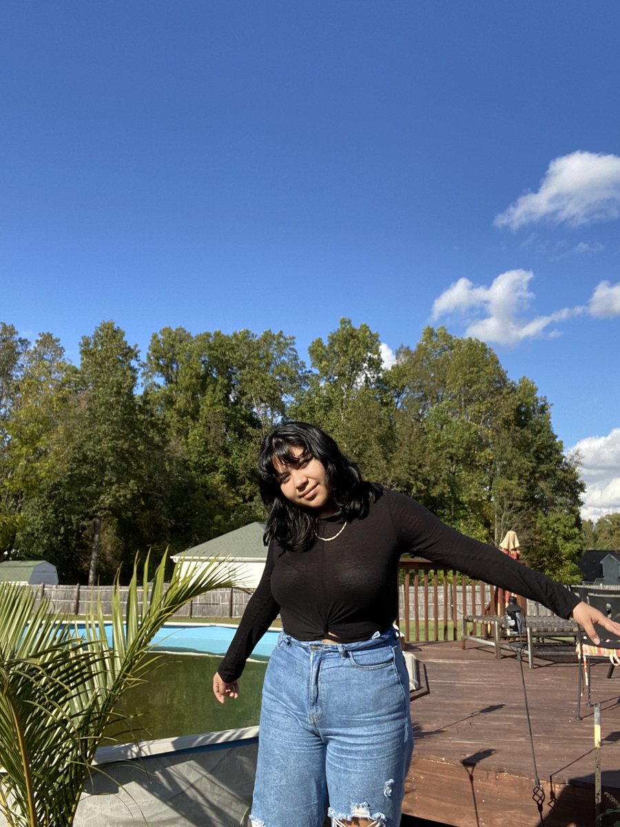 totallynotstefx's tweet photo. I got a hair cut and now I look like shizuku from HxH especially in this fit https://t.co/VbZcOlFSAH