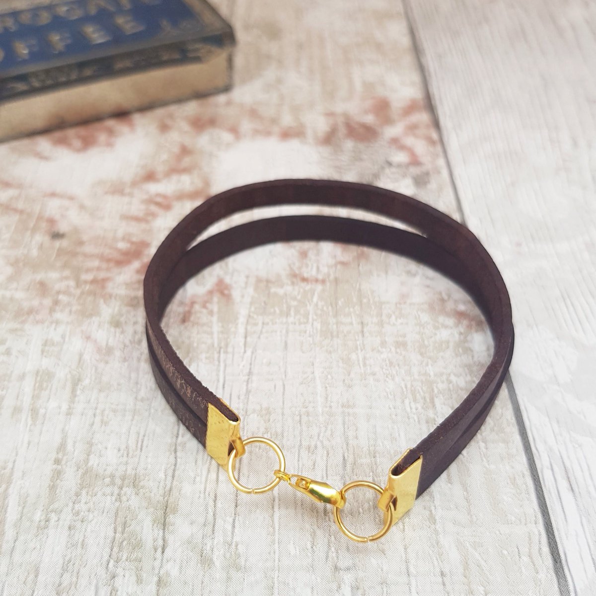 martisanne's tweet image. Todays pain, tomorrows strength, leather cuff bracelet, stamped leather bracelet, custom engraved gift, custom quote jewelry, custom name tuppu.net/797d36bc #EtsyTeamUnity #TMTinsta #CustomEngravedGift