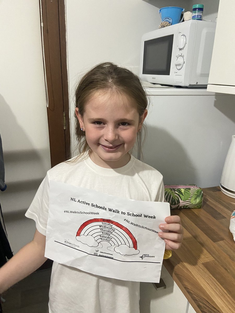 EvonneLang's tweet photo. @NLActiveSchools @PrimaryHilltop My daughter Daisi Thompson Age 9 taking part in NL Walk the Rainbow π #nlwalktoschoolweek #NLWALKTHERAINBOW https://t.co/WxuEEuf1nU