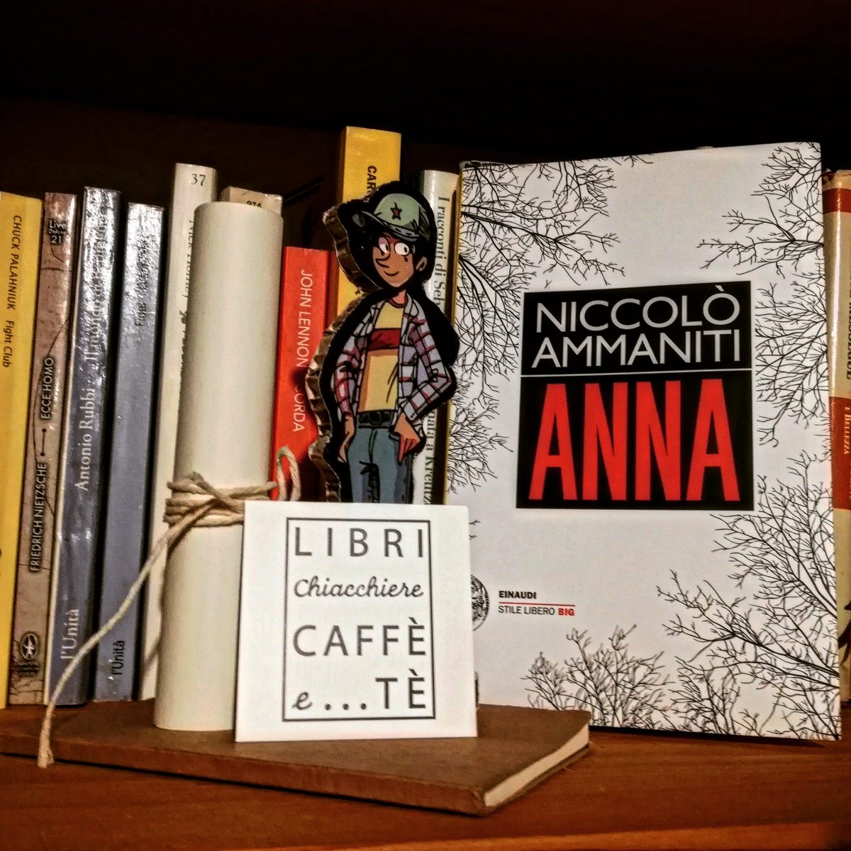 libri_cct's tweet photo. Cosa farebbero dei bambini abbandonati a loro stessi? 
Così #Ammaniti, in uno scenario apocalittico, dà vita ad #Anna.
Un romanzo dove l'amore è mancanza e la speranza sono due ali da mettere ai piedi per salvarsi alla fine di un lungo viaggio. @Einaudieditore #libri #leggere https://t.co/tAh34p3vCC